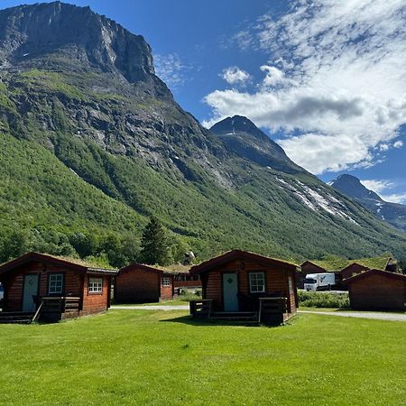Trollstigen Camping And Gjestegard Andalsnes Exterior photo