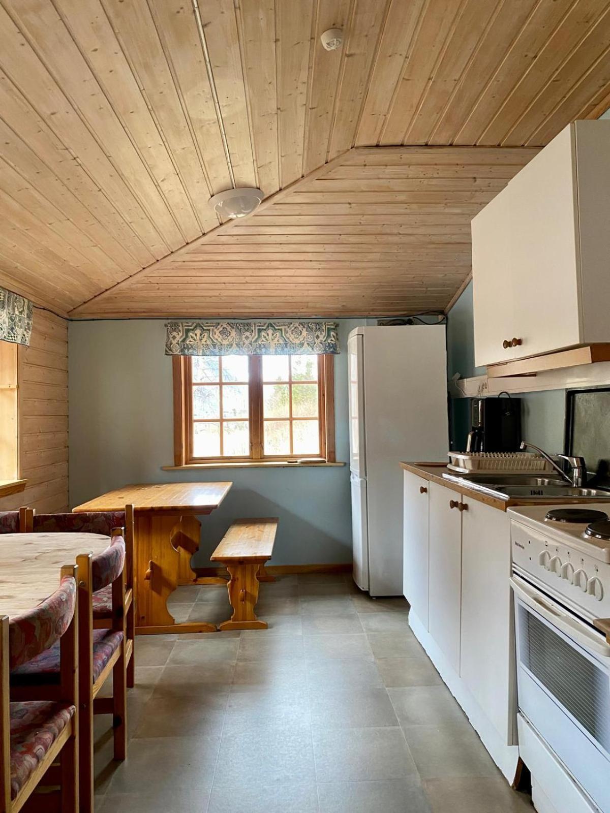 Trollstigen Camping And Gjestegard Andalsnes Room photo